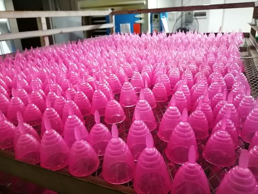 生理杯を作る機械 250トン 圧縮真空型